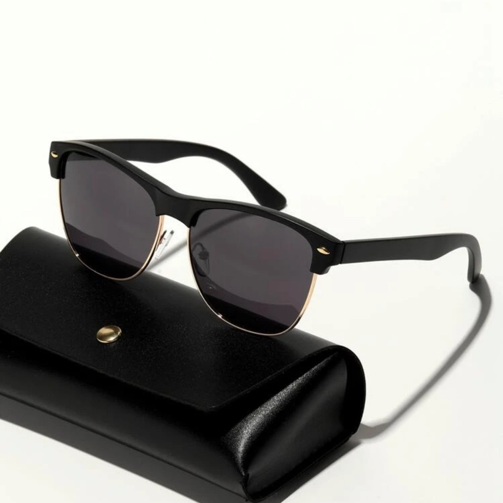 Stylish Black Sunglasses with Case (Spotless)